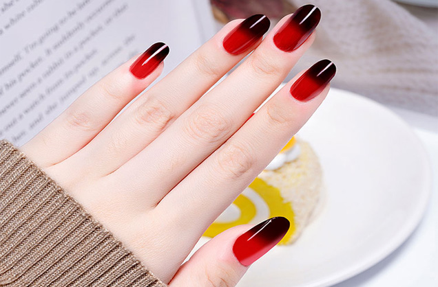 چگونه لاک ناخن را سریع خشک کنیم